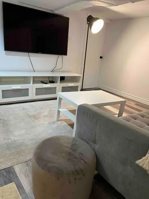 Apartment Downtown Basement Suite Toronto