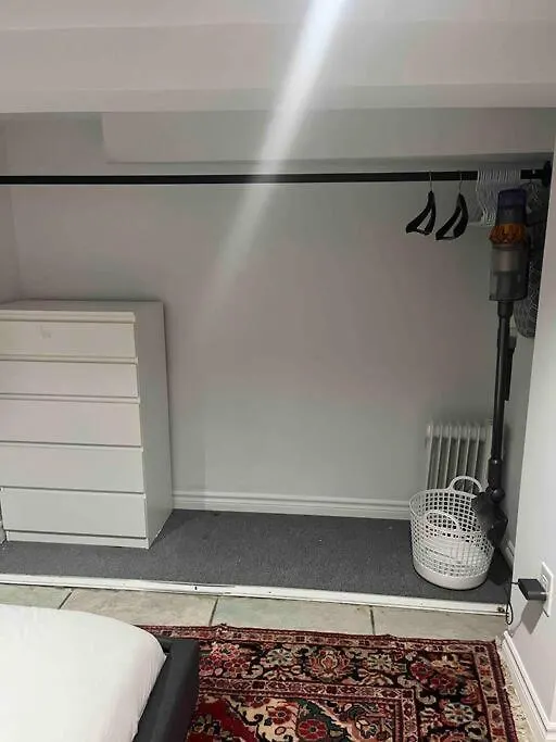 Apartment Downtown Basement Suite Toronto